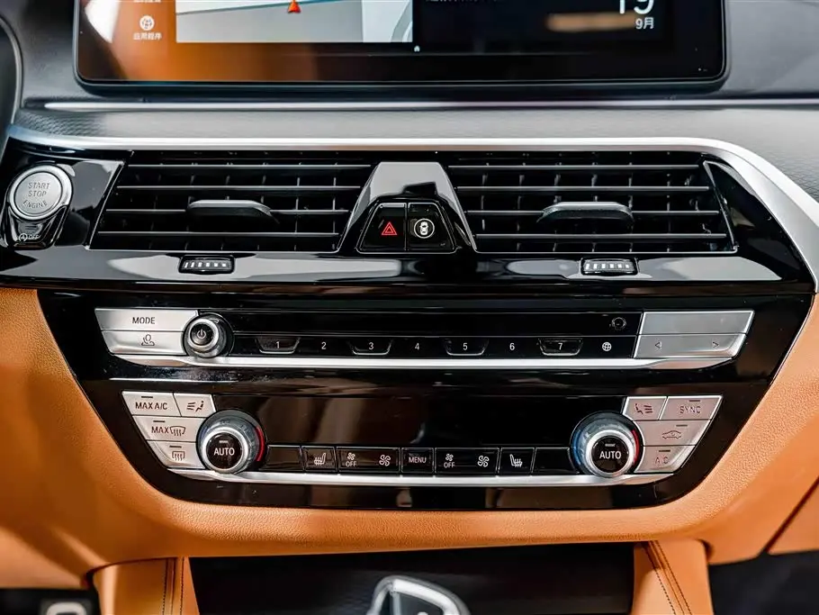 BMW 5 Series 2023 — Фото 11/20