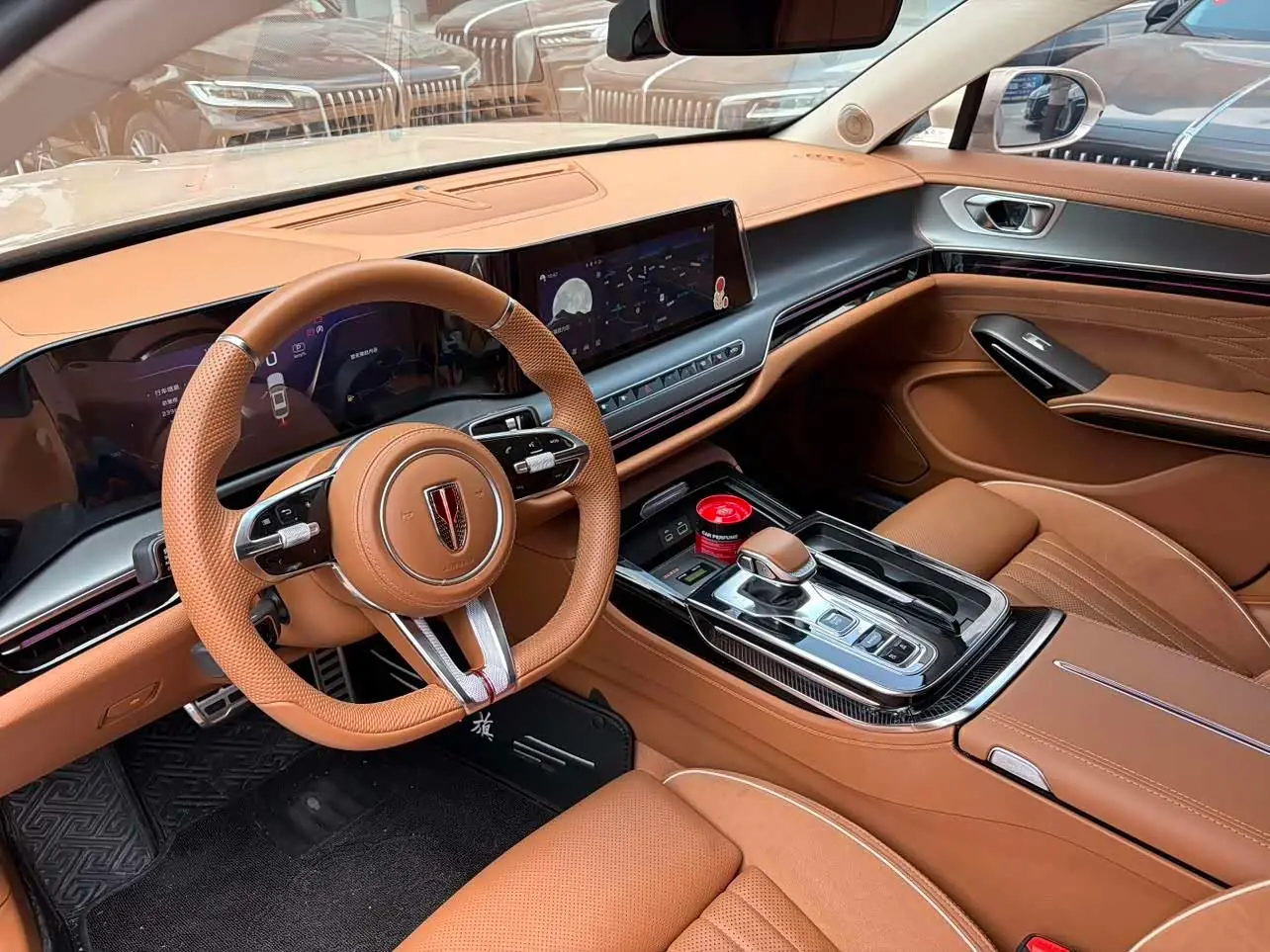 Hongqi H9 2025 — Photo 8/11
