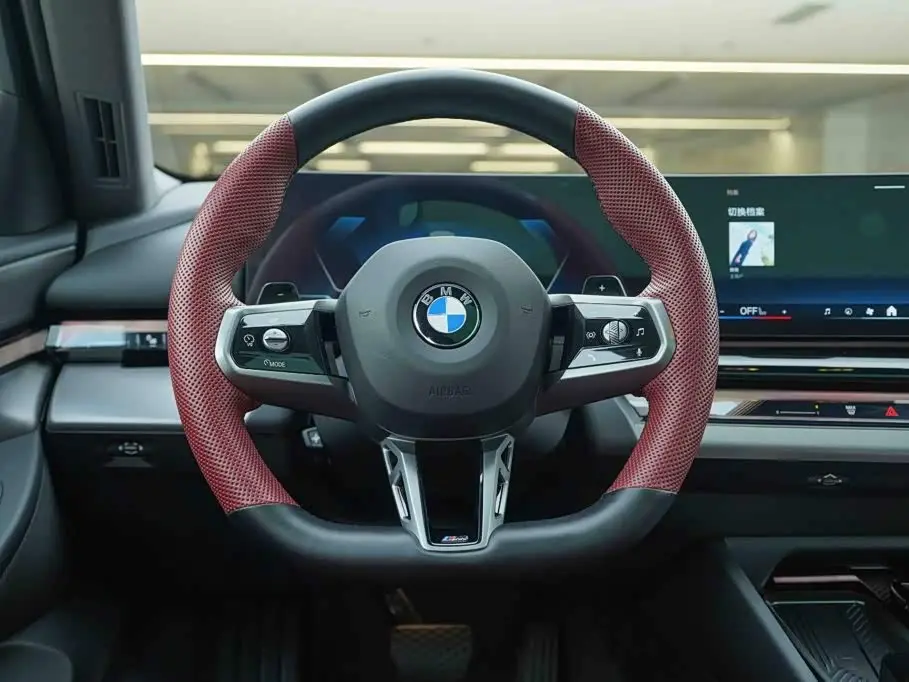 BMW 5 Series 2025 — Photo 17/20