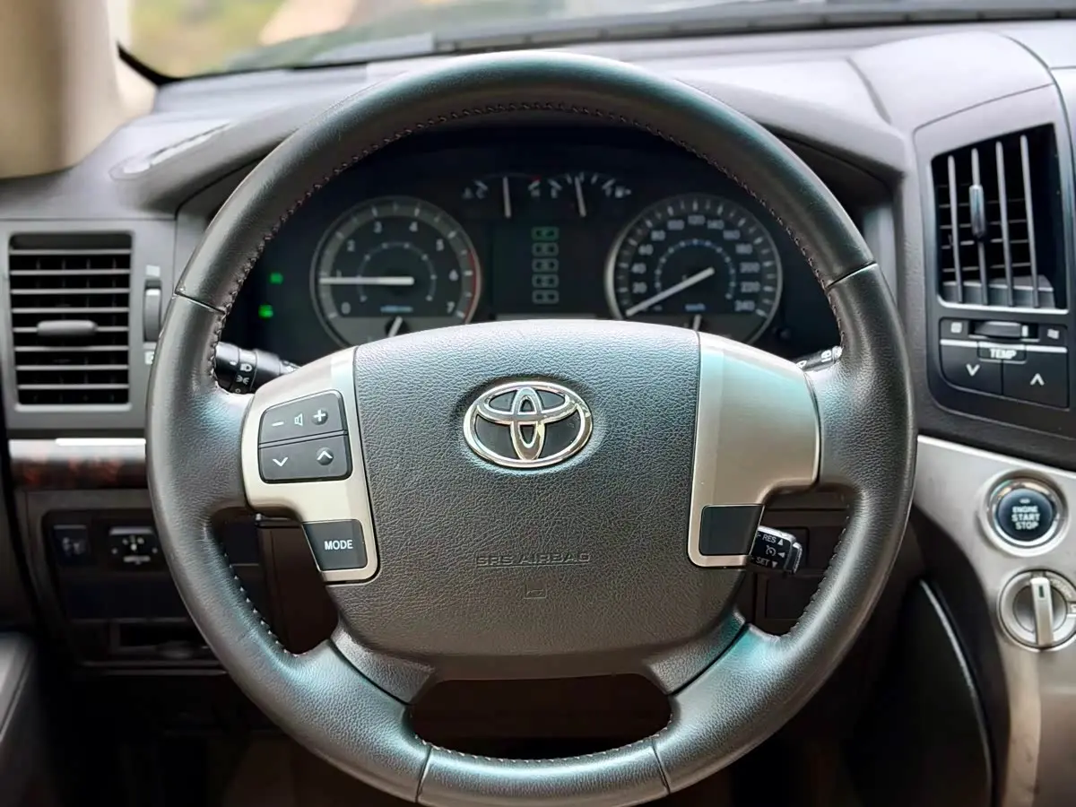Toyota Land Cruiser 2010 — Şəkil 18/20