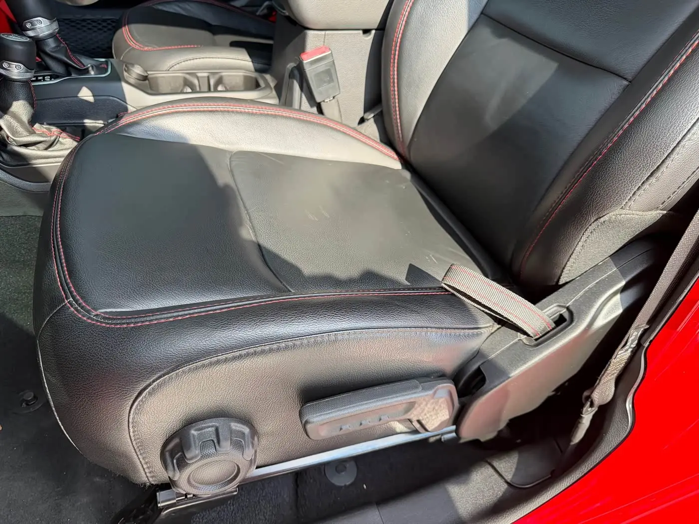 Jeep Wrangler 2019 — Фото 11/20