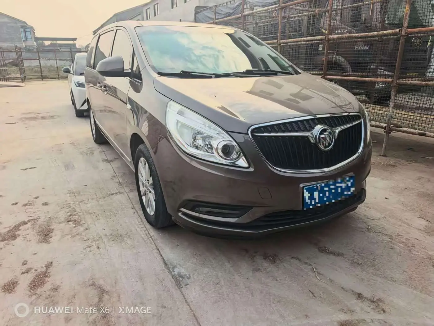 Buick GL8 2018 — Photo 1/5