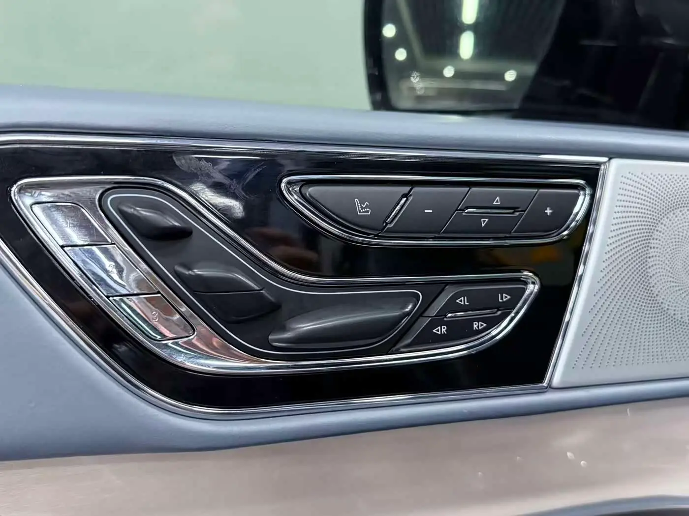 Lincoln Navigator 2019 — Photo 18/20