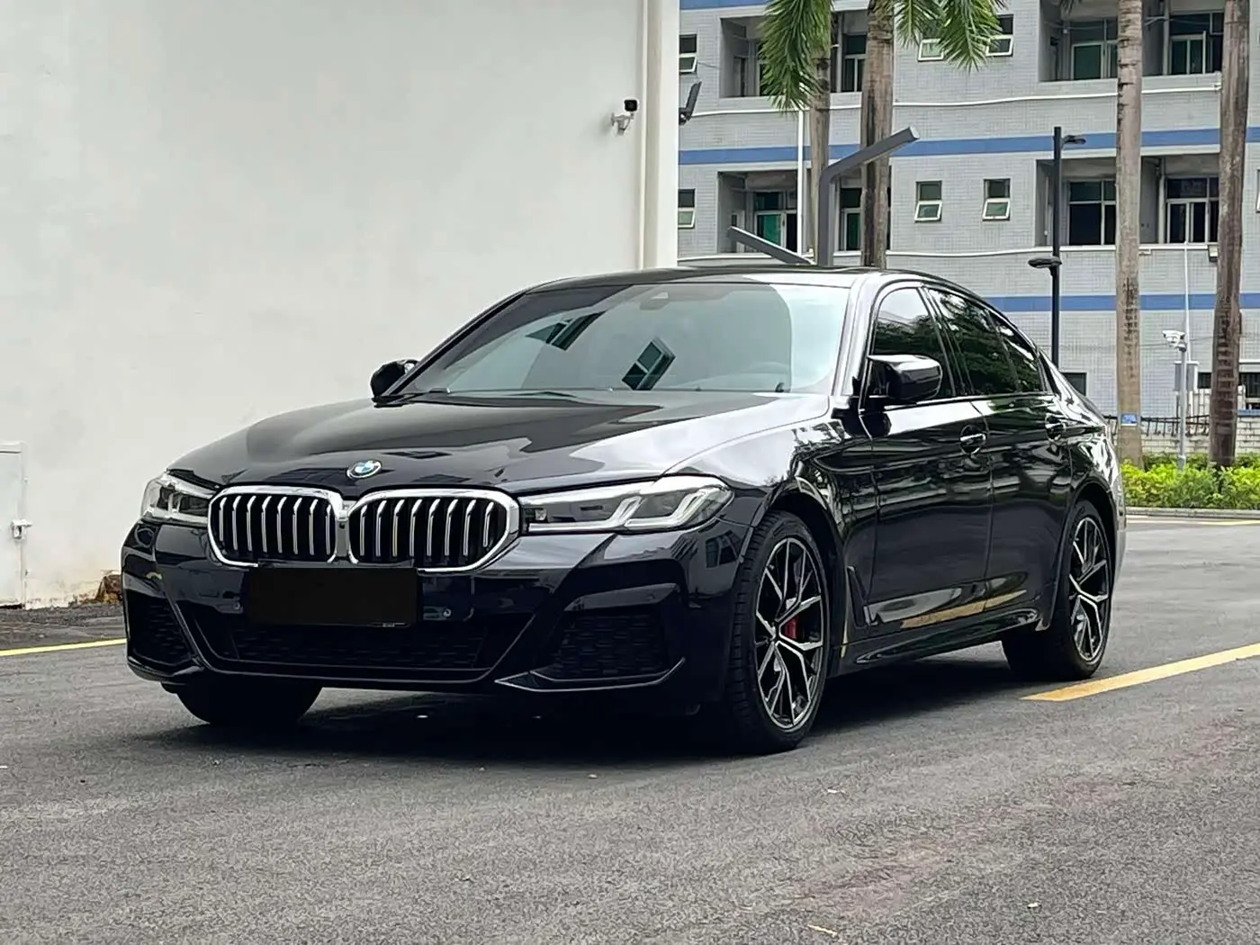 BMW 5 Series 2022 — Photo 1/18