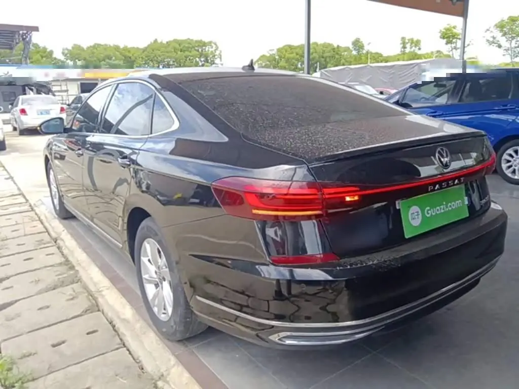 Volkswagen Passat 2023 — Photo 5/20