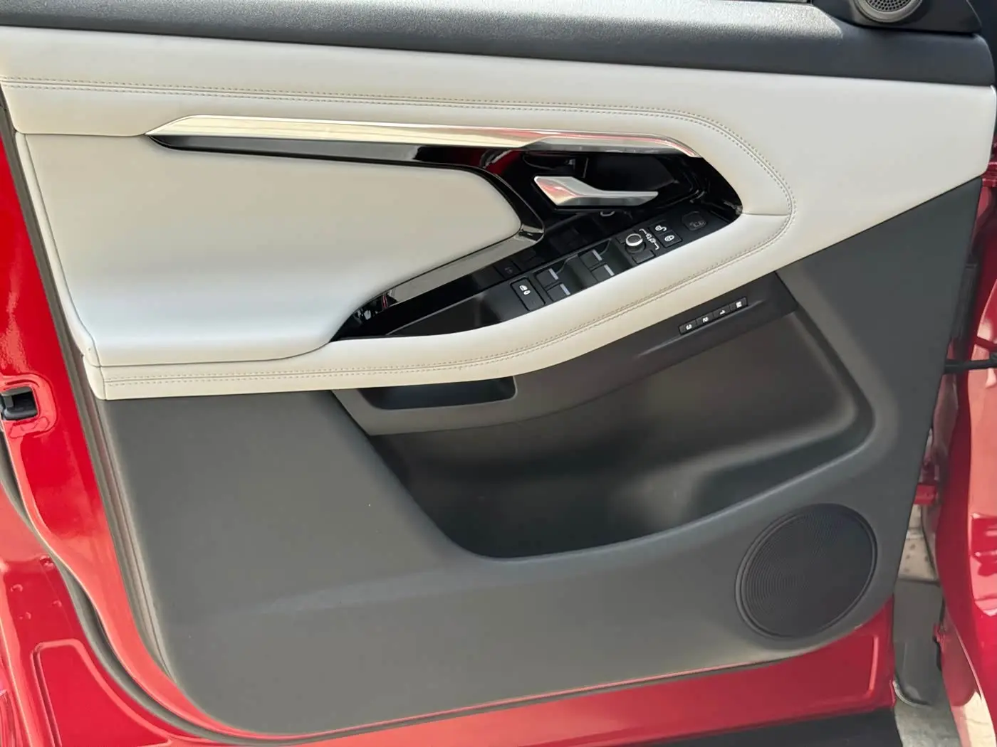 Land Rover Range Rover Evoque 2020 — Фото 11/20