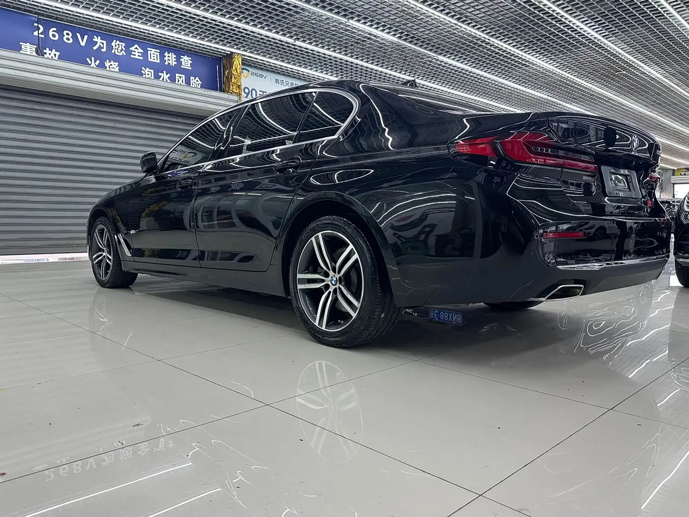 BMW 5 Series 2021 — Photo 6/18