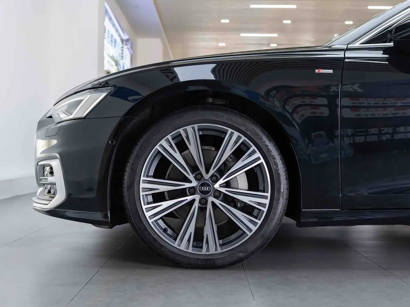 Audi A6L 2024 — Photo 9/16