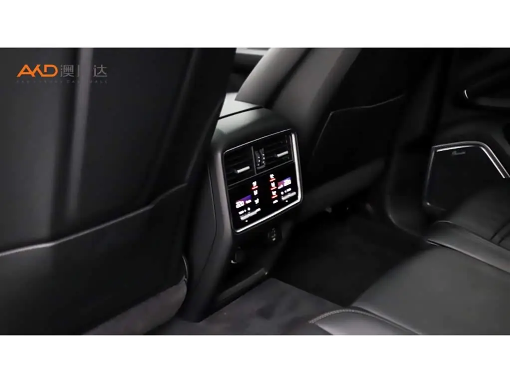 Porsche Cayenne 2018 — Фото 9/10