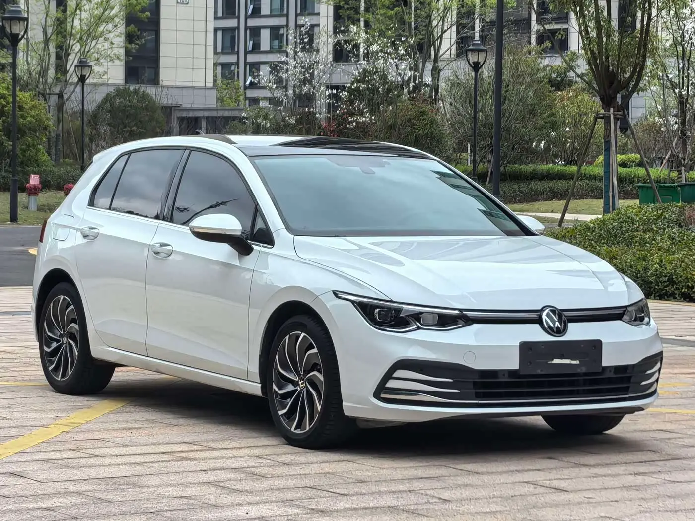 Volkswagen Golf 2023 — Photo 3/16