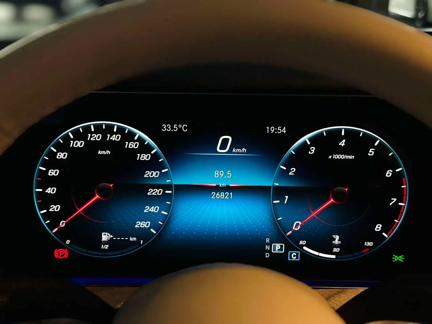 Mercedes-Benz E-Class 2023 — Photo 6/9