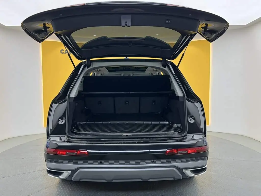 Audi Q7 2023 — Фото 9/20