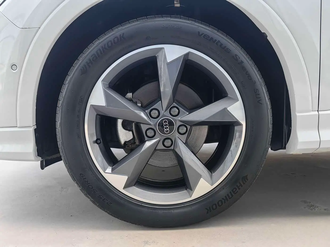 Audi Q3 2024 — Photo 7/16