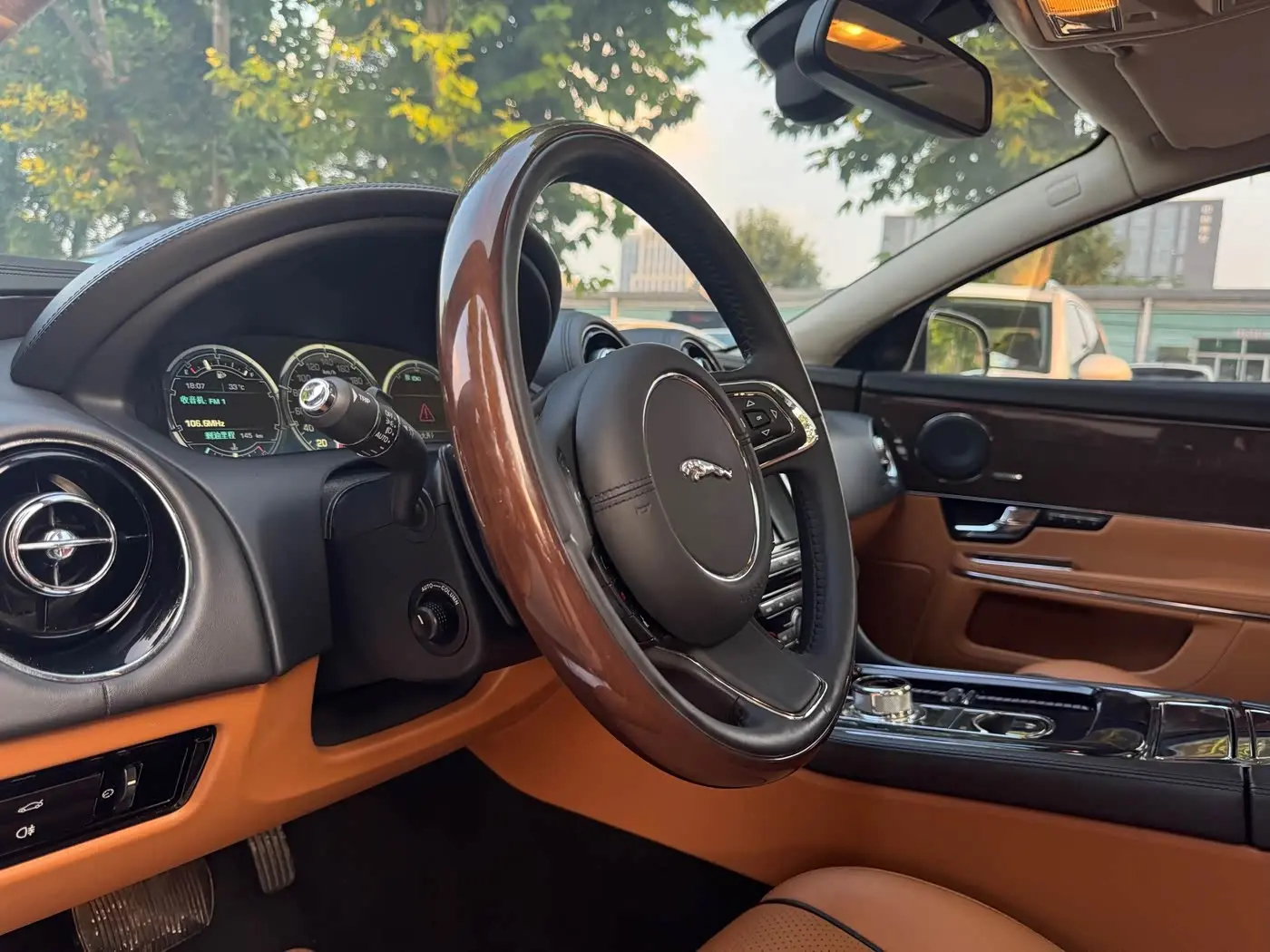 Jaguar XJ 2013 — Фото 11/16