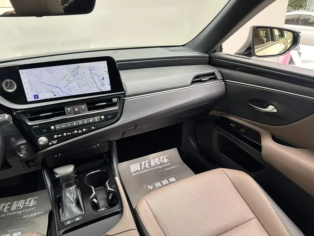 Lexus ES 2024 — Фото 10/14