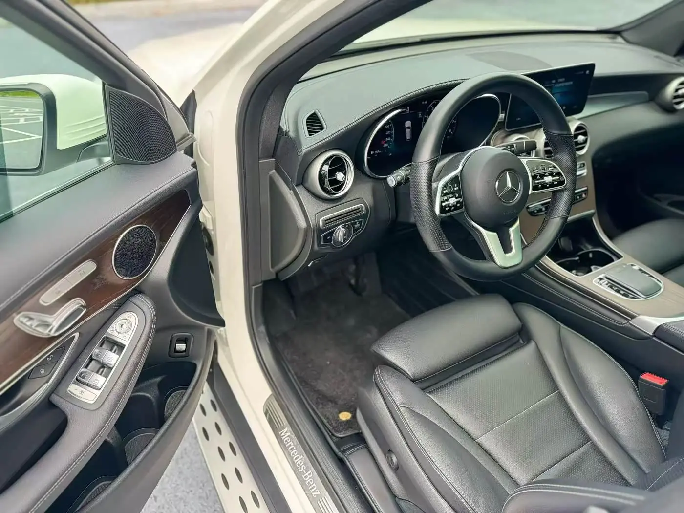 Mercedes-Benz GLC 2020 — Photo 4/9