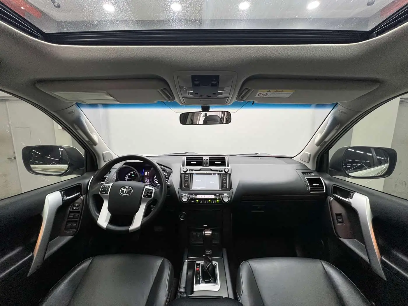 Toyota Prado 2017 — Photo 7/18