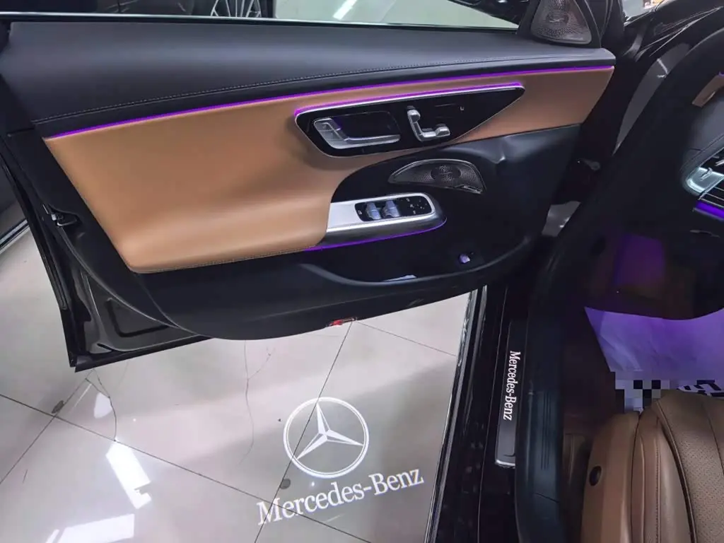 Mercedes-Benz E-Class 2024 — Photo 9/12