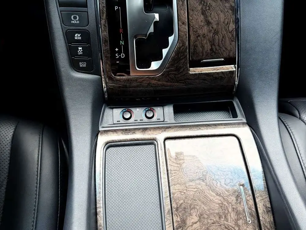Toyota Vellfire 2021 — Photo 6/7