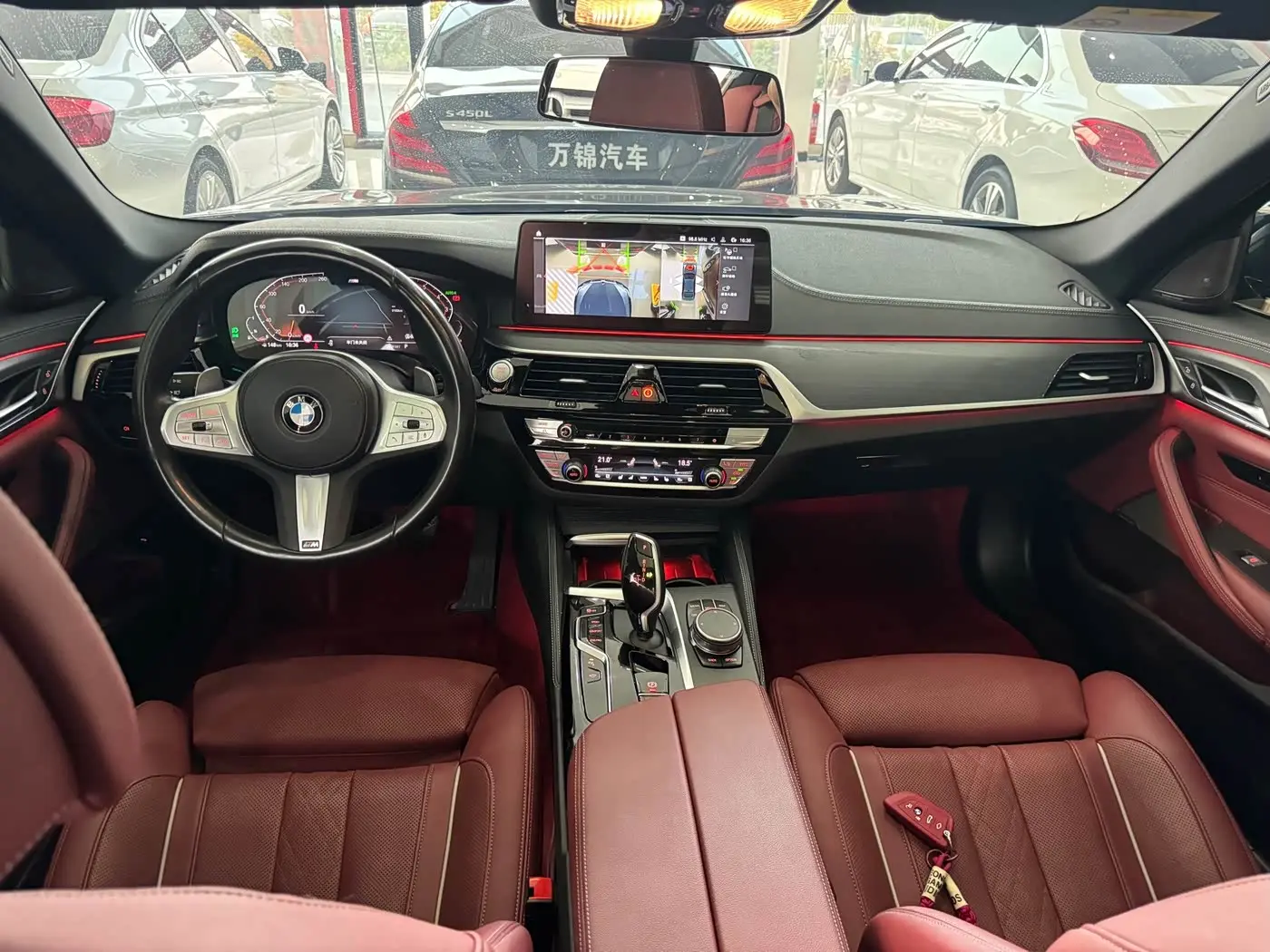 BMW 5 Series 2023 — Photo 10/12