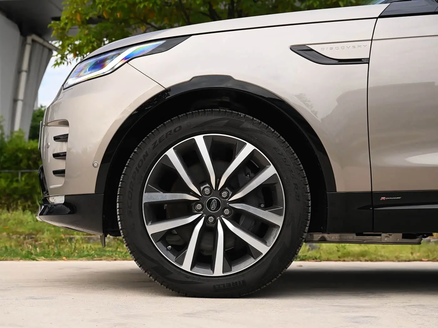 Land Rover Discovery 2022 — Photo 15/15