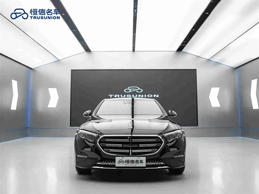 Mercedes-Benz E-Class 2026 — Photo 2/20