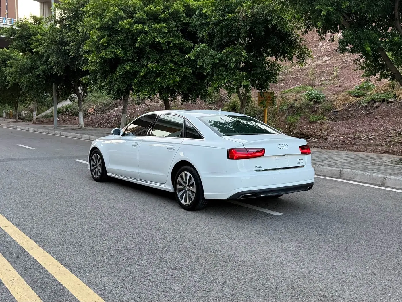 Audi A6L 2017 — Photo 5/16