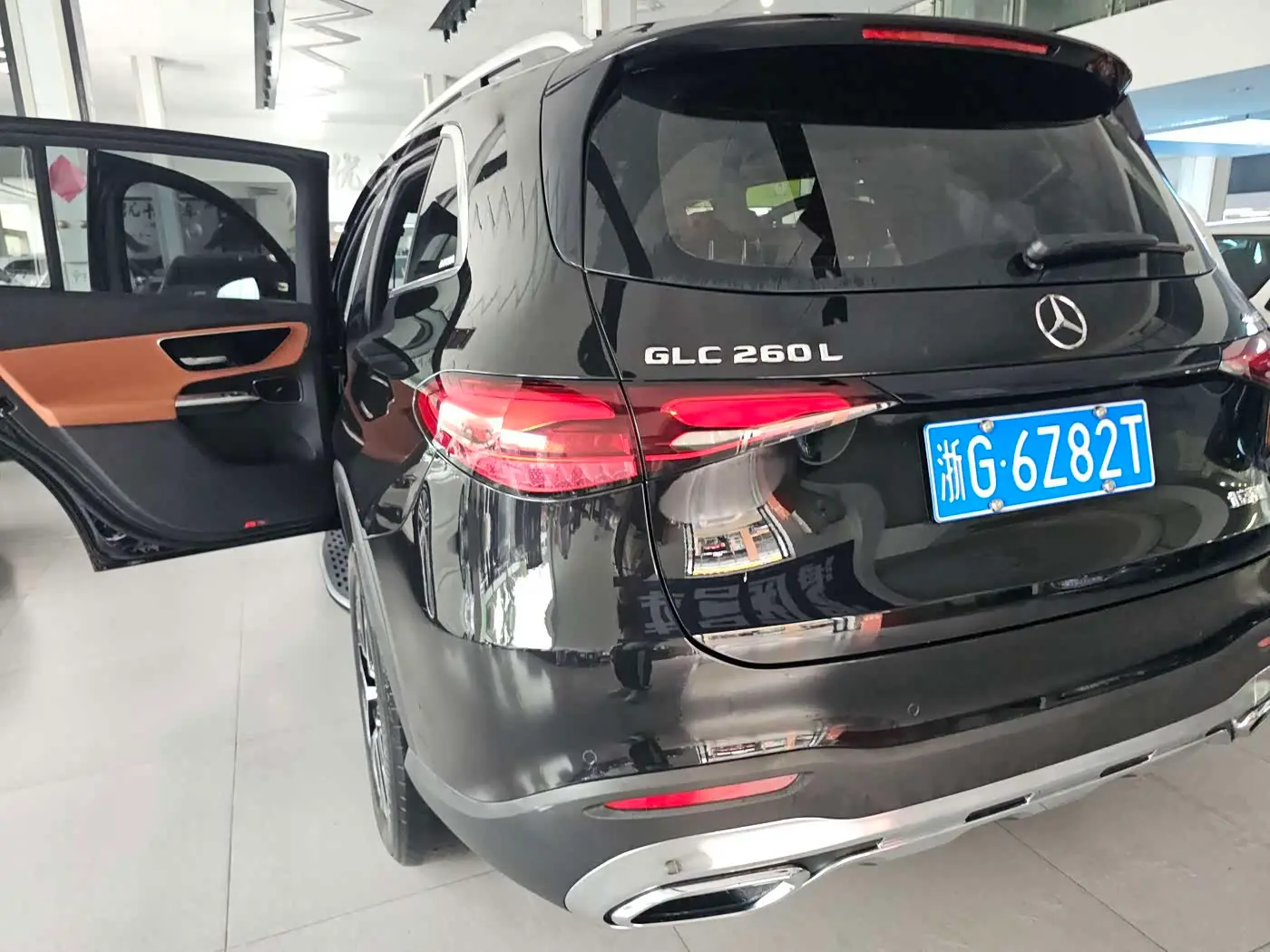 Mercedes-Benz GLC 2023 — Photo 10/16