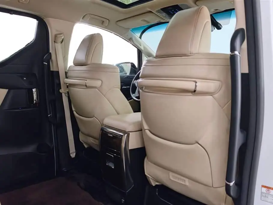 Toyota Alphard 2022 — Photo 13/15