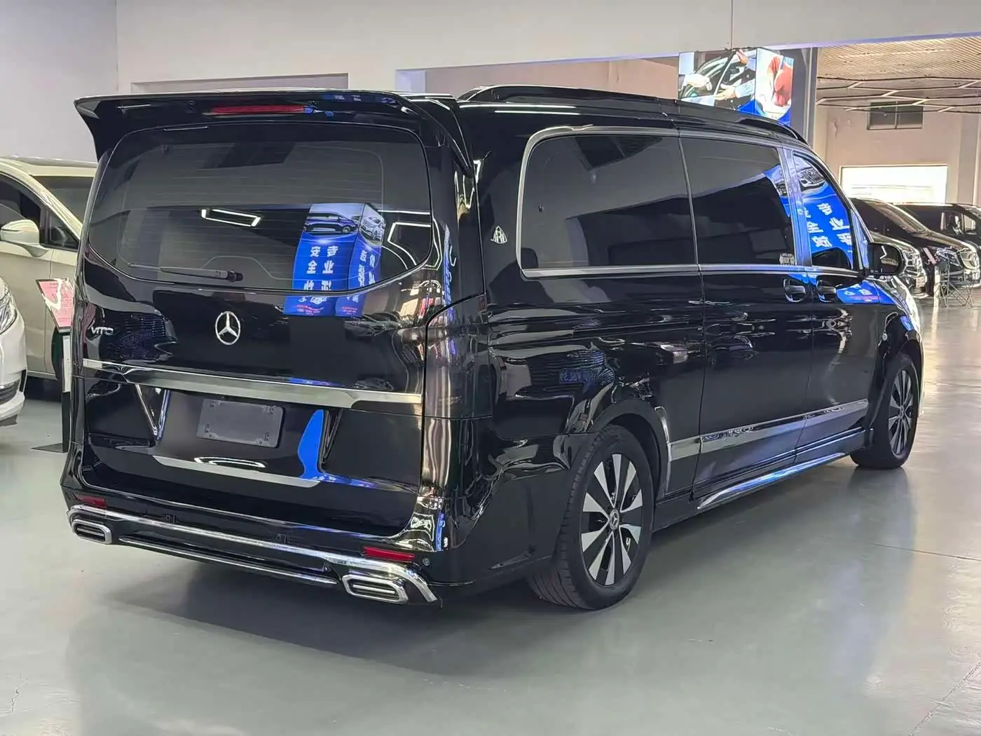 Mercedes-Benz Vito 2023 — Photo 3/15