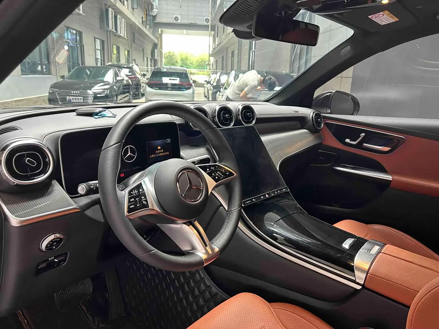 Mercedes-Benz GLC 2024 — Photo 17/20