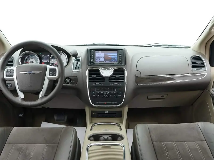 Chrysler Grand Voyager 2017 — Photo 15/20