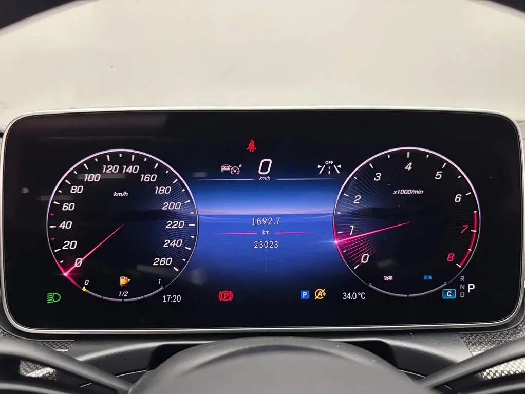 Mercedes-Benz C-Class 2024 — Photo 14/20