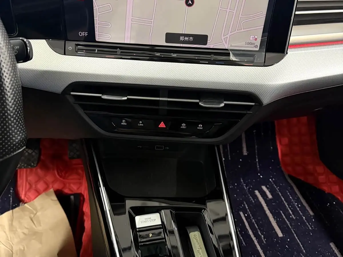 Volkswagen Lamando 2022 — Photo 10/17