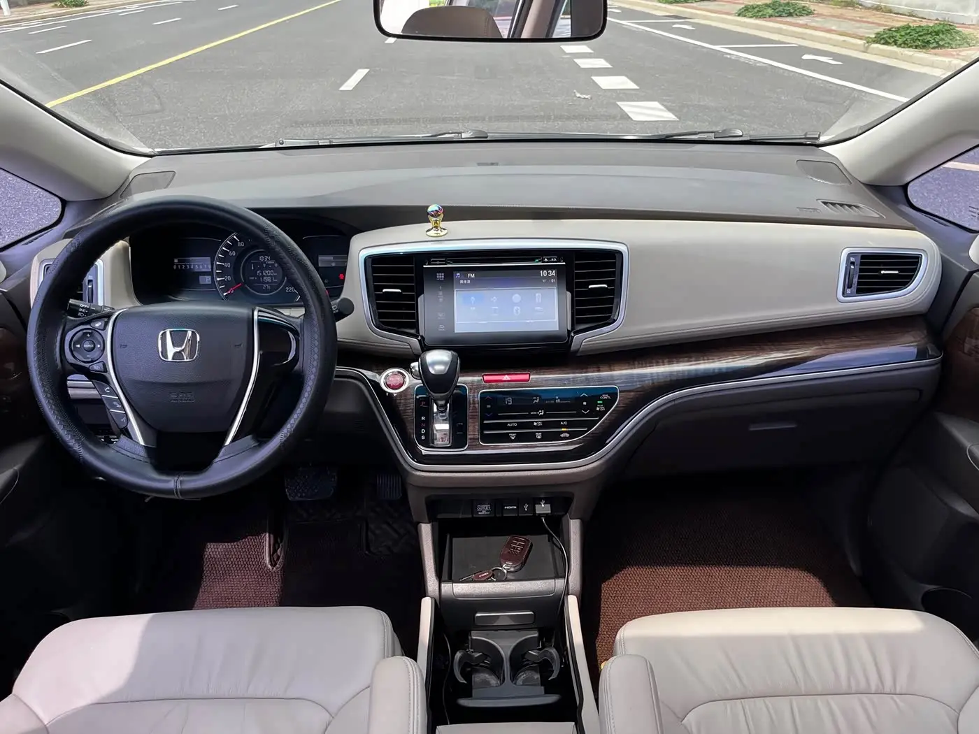 Honda Odyssey 2018 — Şəkil 10/18