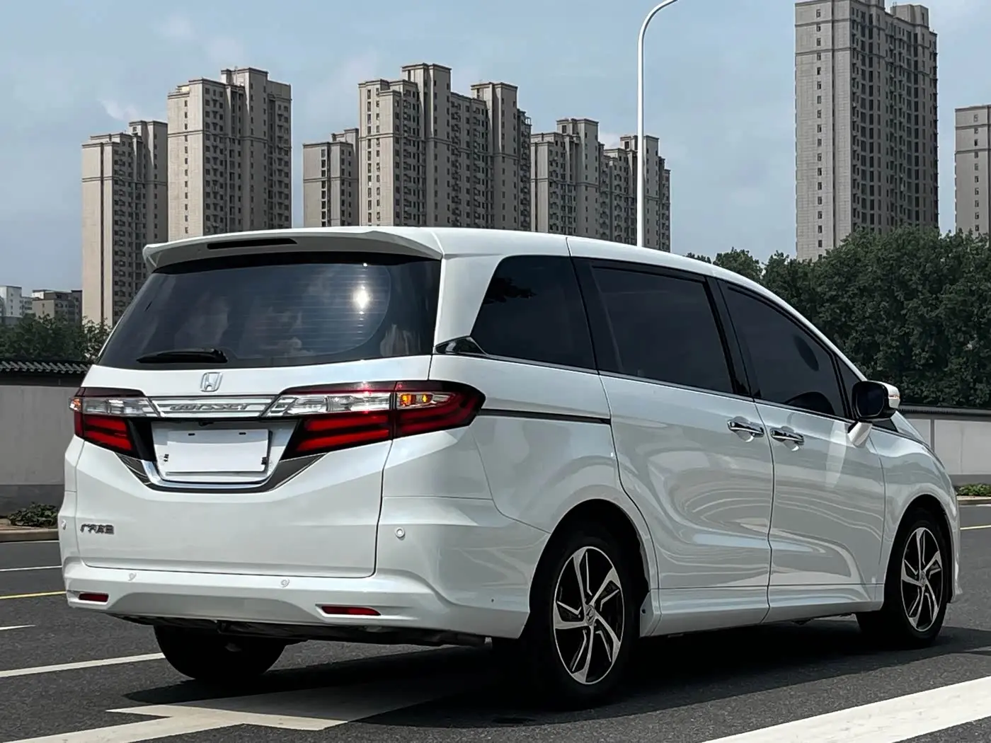 Honda Odyssey 2018 — Şəkil 4/18