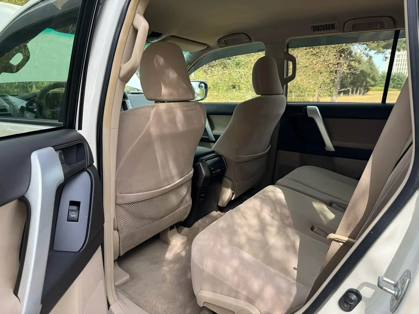 Toyota Prado 2012 — Photo 4/9