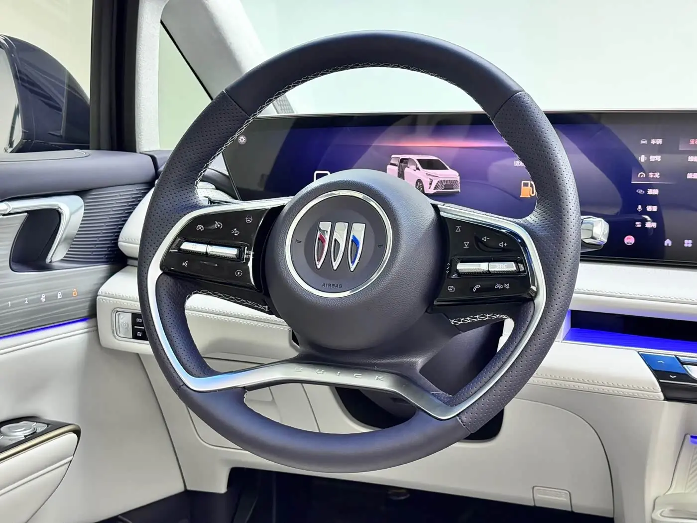 Buick GL8 New Energy 2025 — Фото 18/20