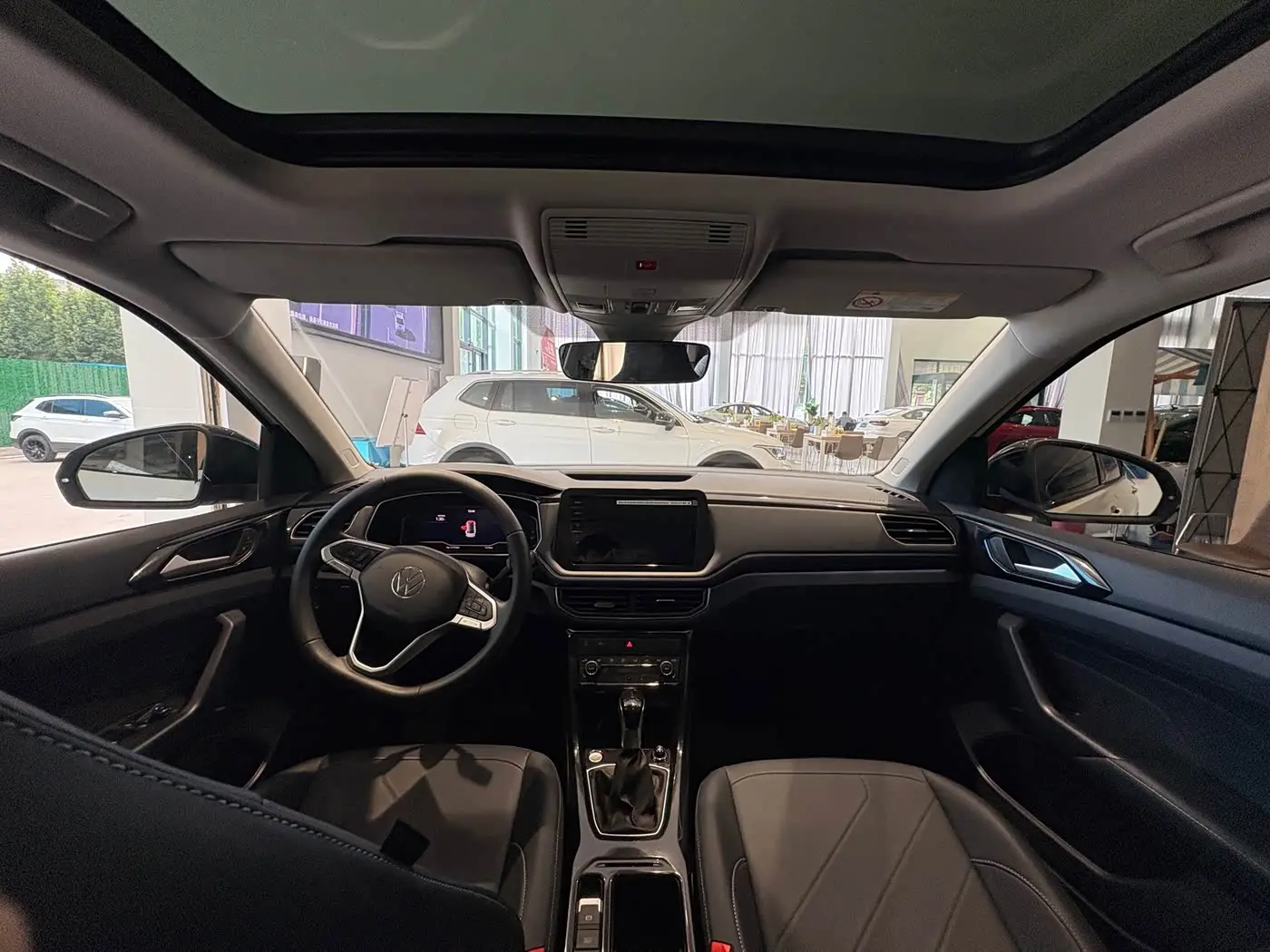 Volkswagen Tharu 2025 — Photo 5/17