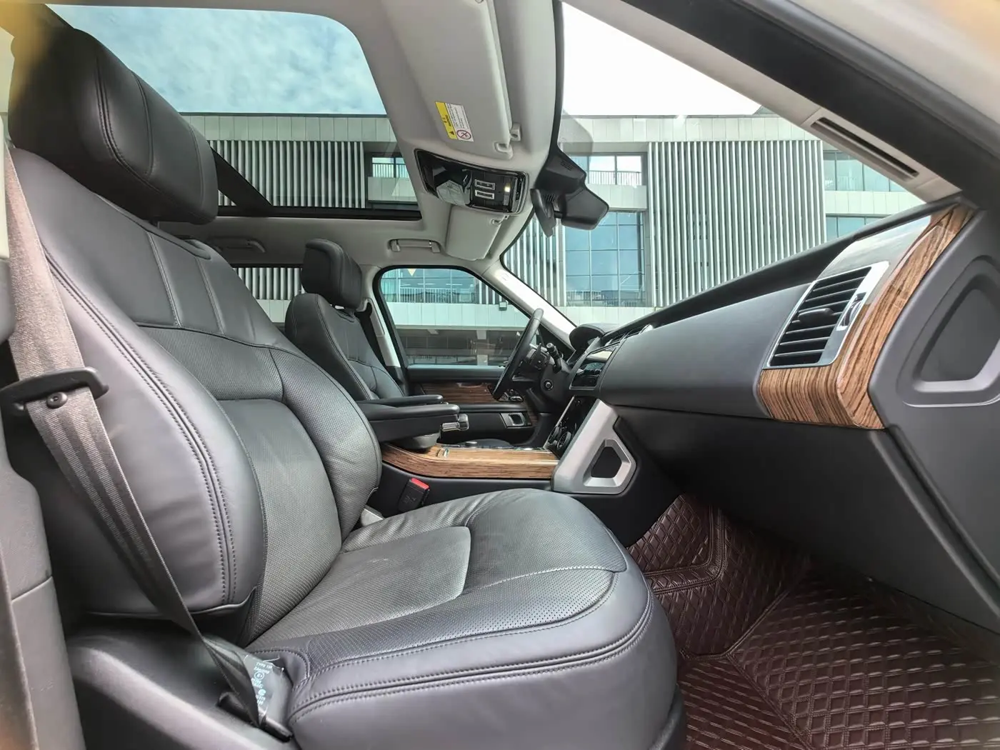 Land Rover Range Rover 2019 — Фото 14/18