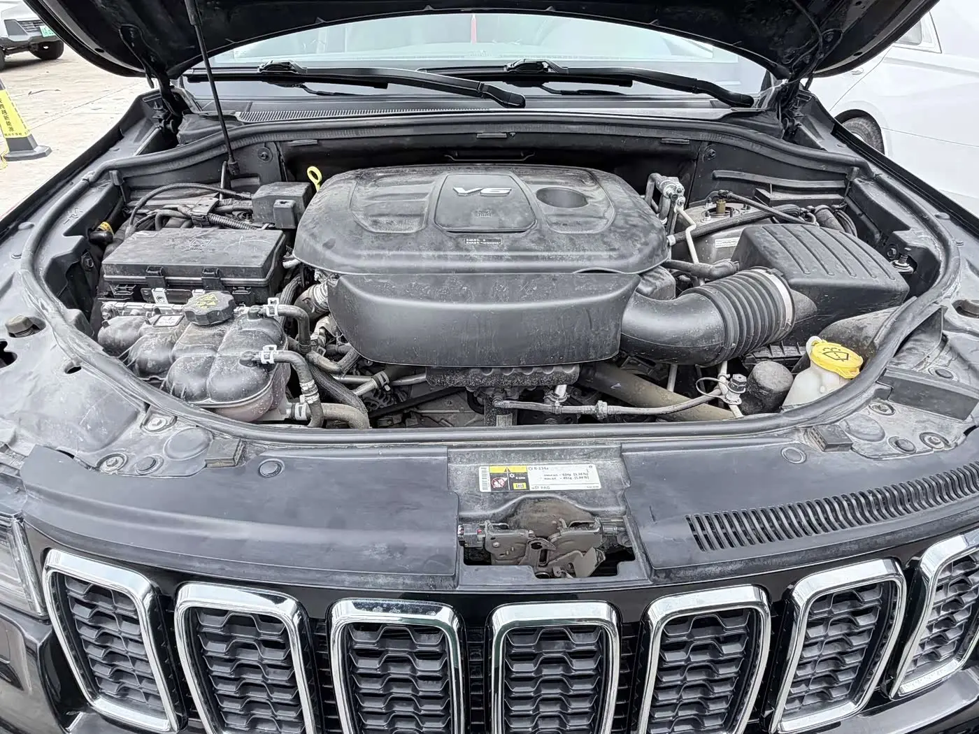 Jeep Grand Cherokee 2018 — Фото 11/16