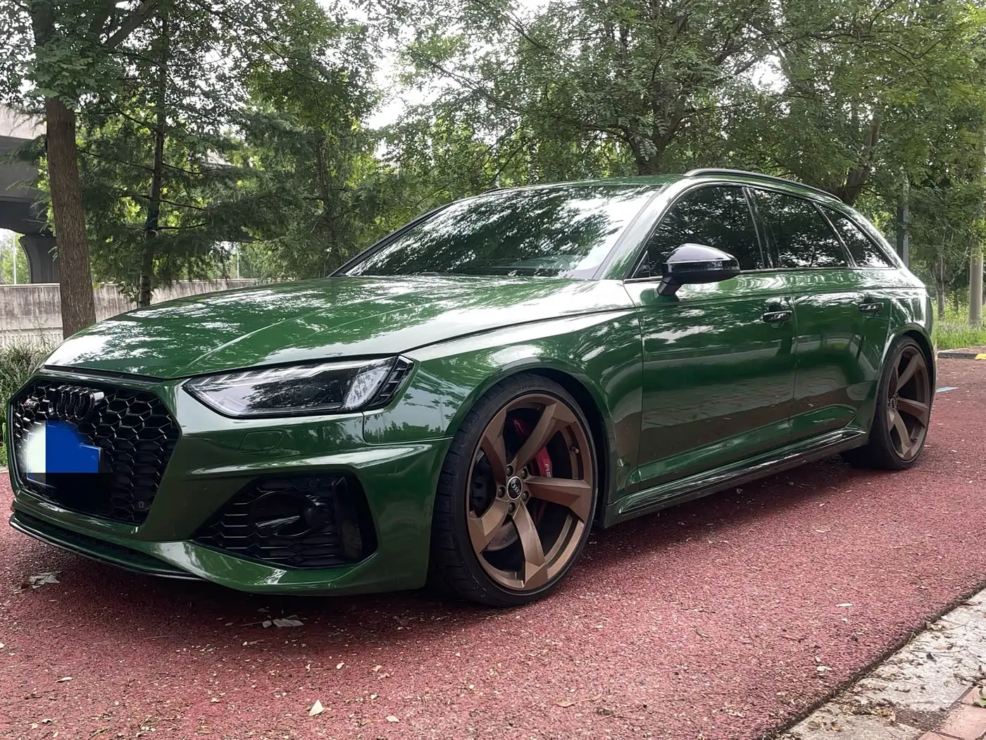 Audi RS 4 2021 — Фото 2/9
