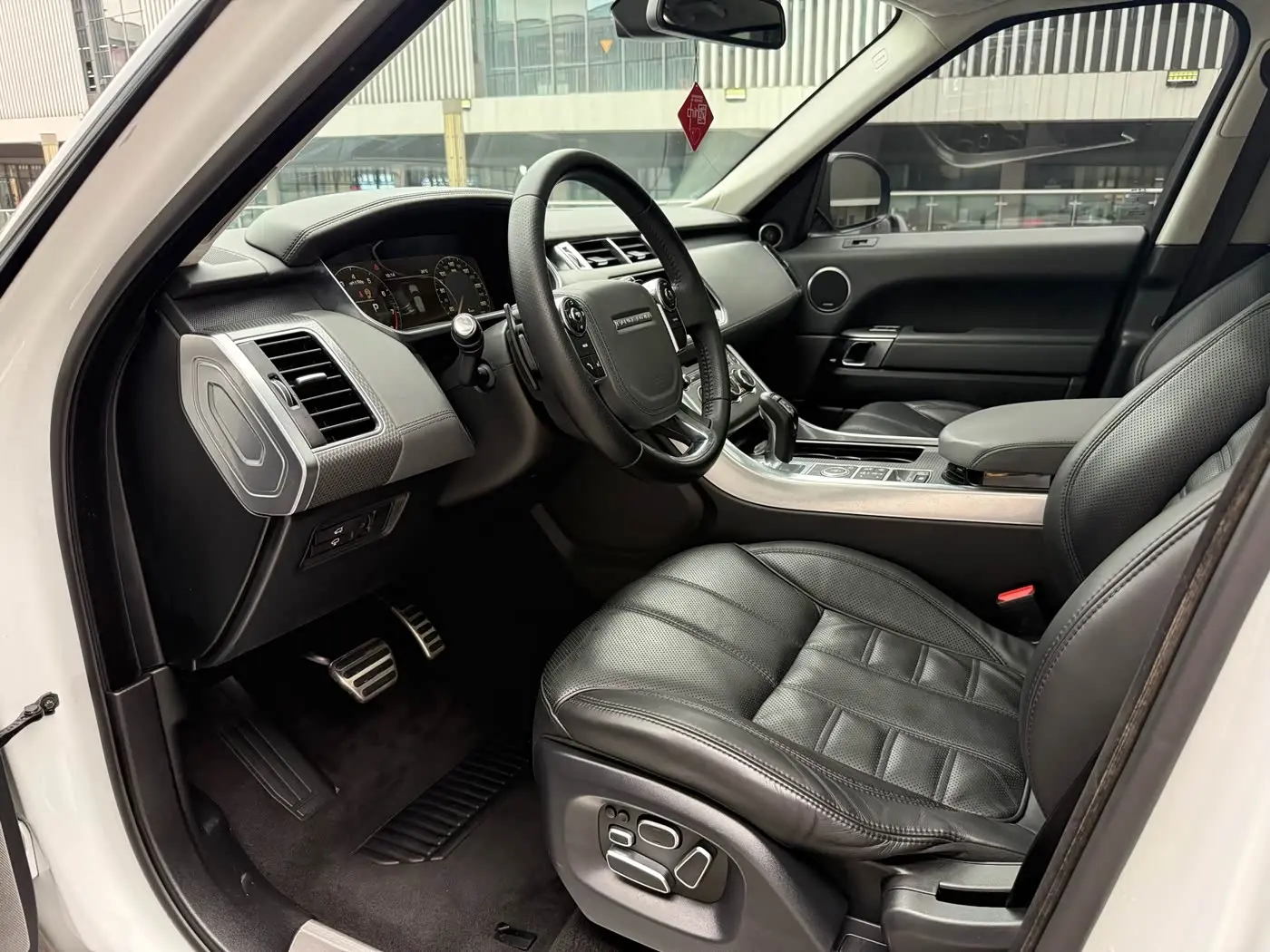 Land Rover Range Rover Sport 2014 — Photo 2/9