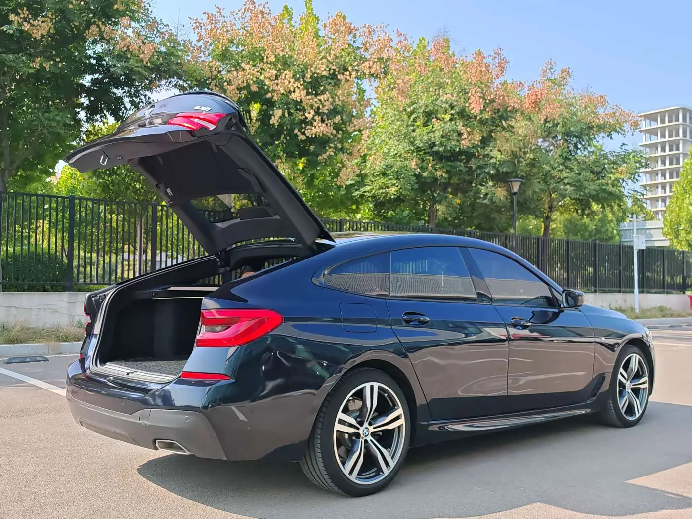 BMW 6 Series GT 2020 — Фото 6/20