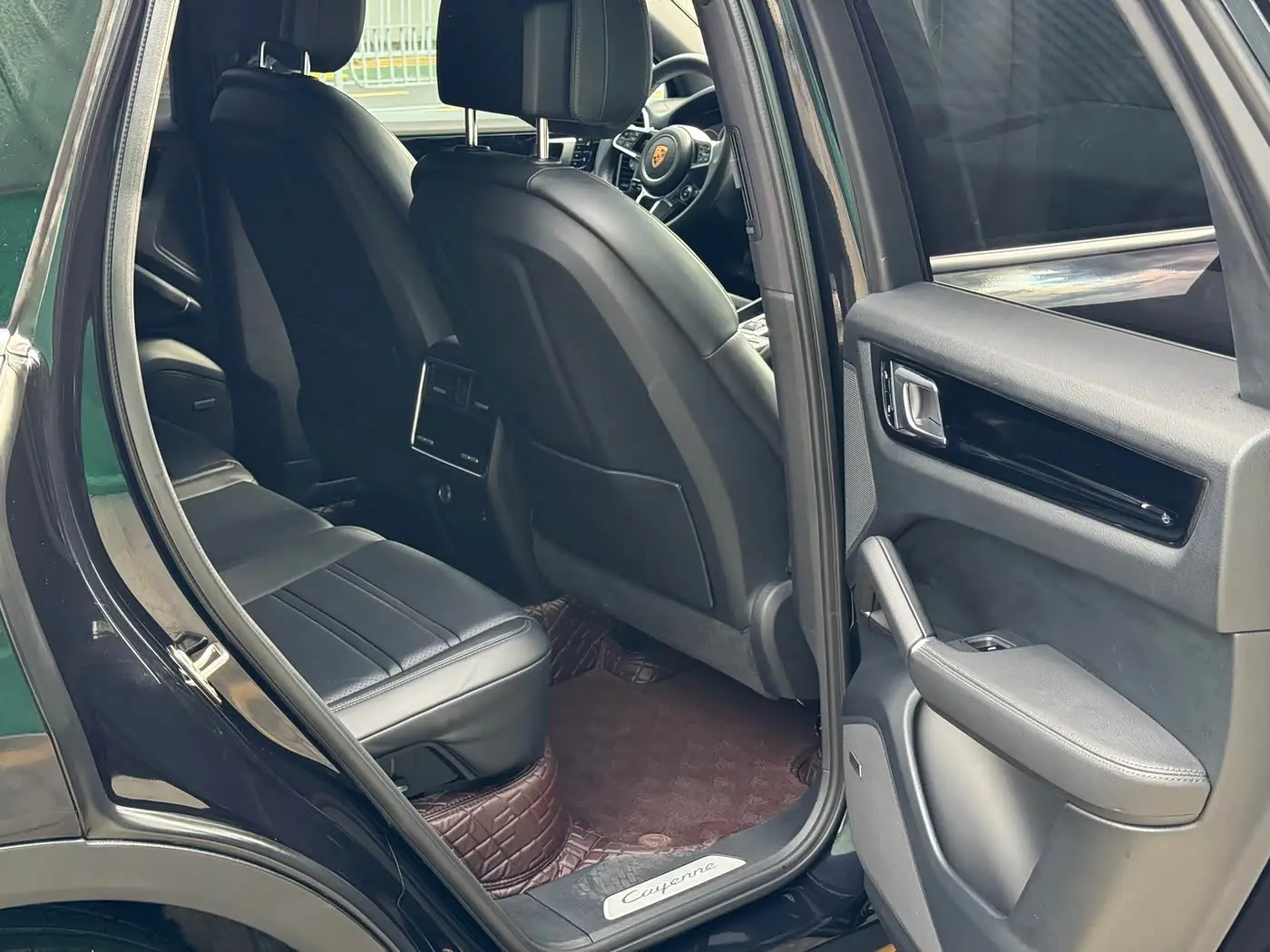 Porsche Cayenne New Energy 2019 — Photo 11/14