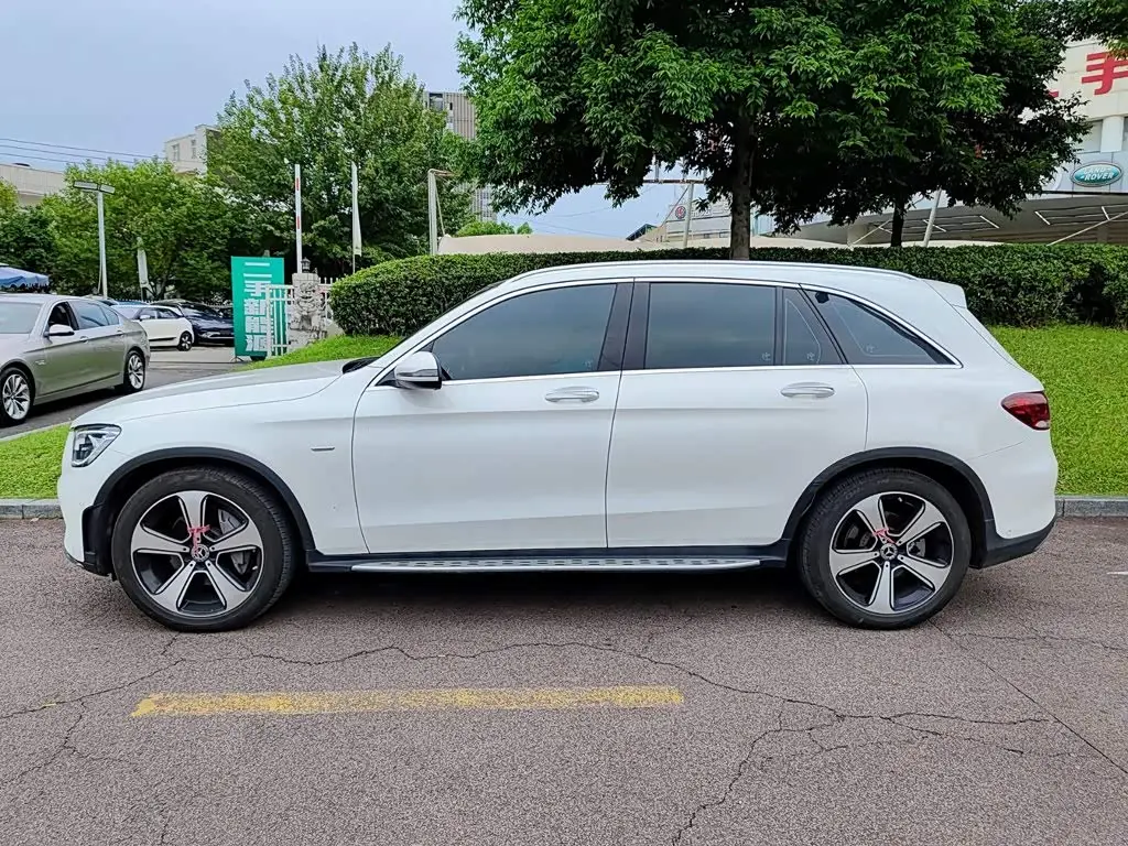 Mercedes-Benz GLC 2022 — Photo 3/11