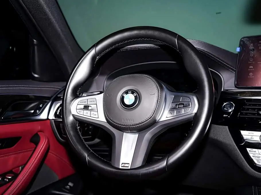 BMW 5 Series 2023 — Фото 16/20