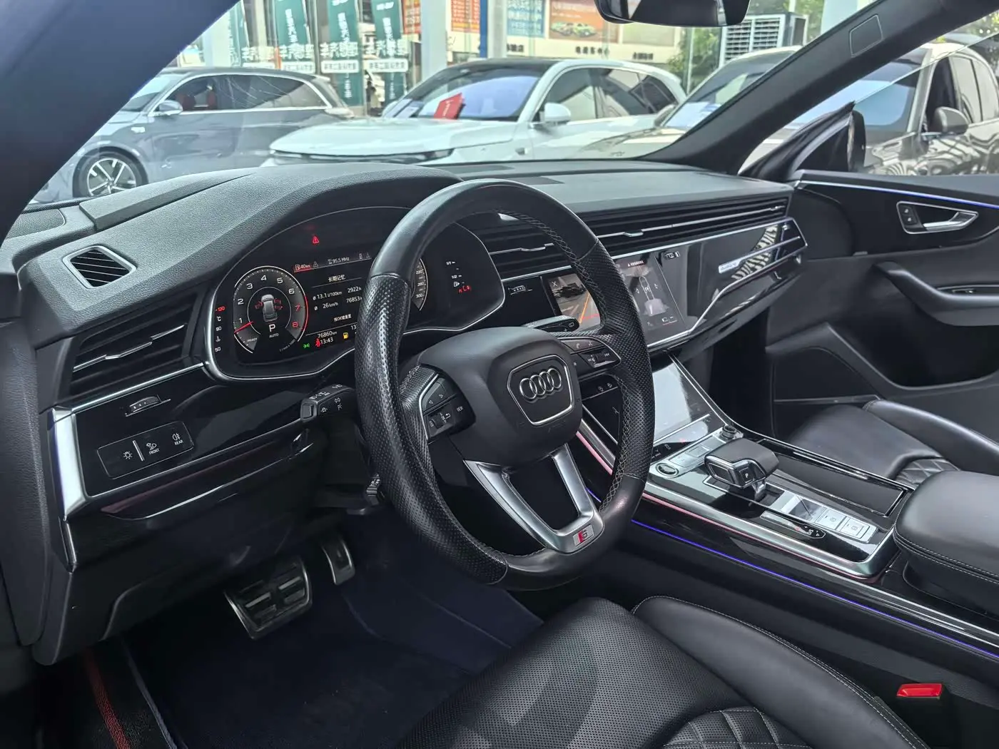 Audi Q8 2022 — Photo 5/15
