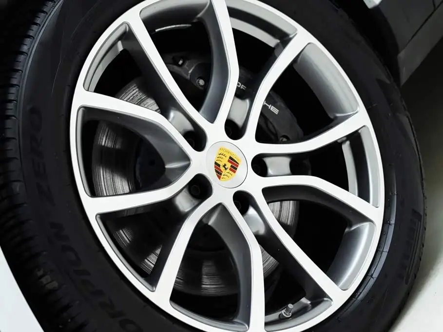 Porsche Cayenne 2023 — Photo 5/20