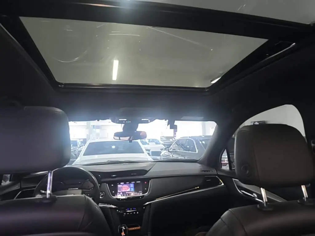 Cadillac XT6 2023 — Фото 17/19